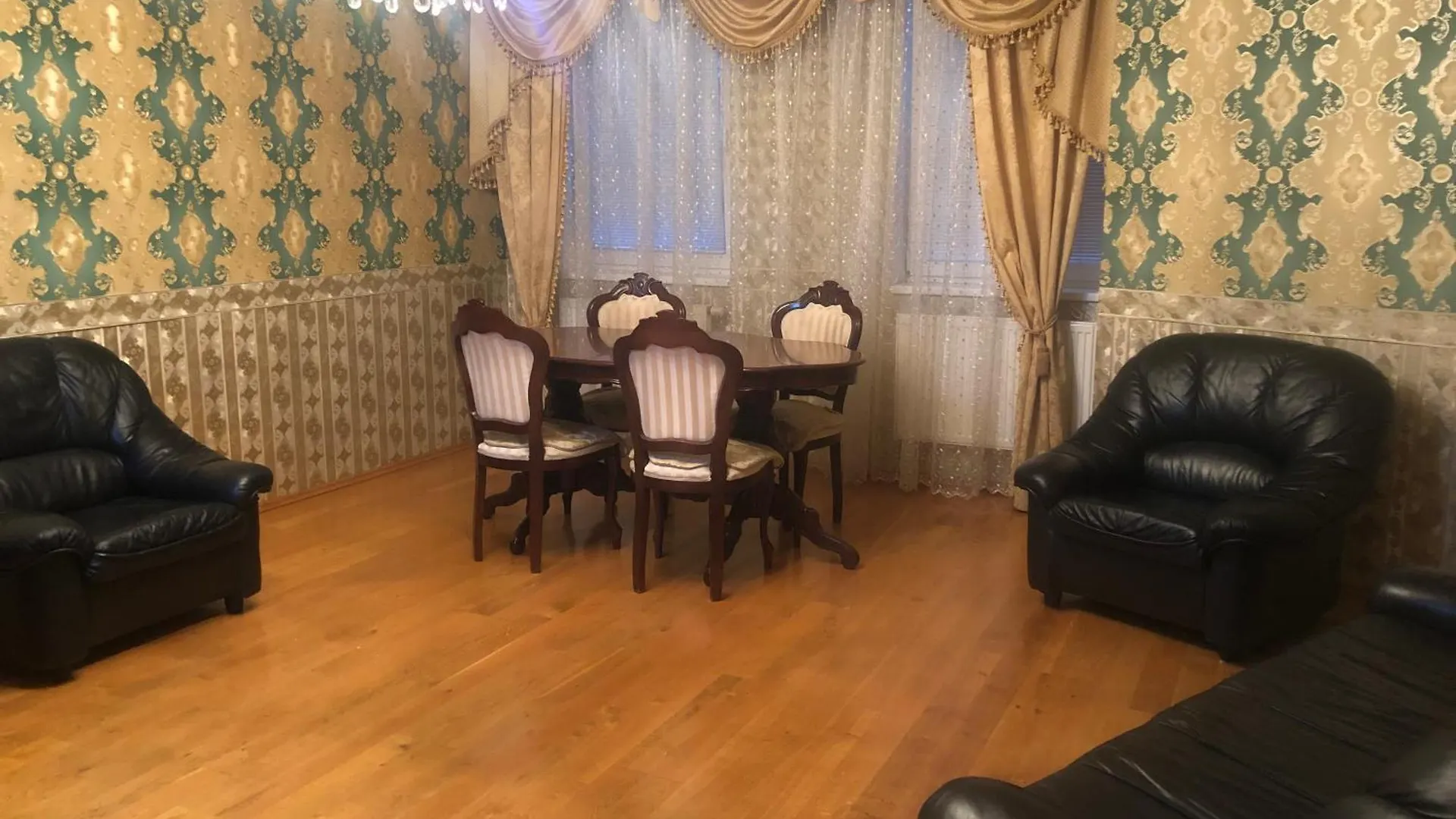 Emerald Suite Prague Apartment